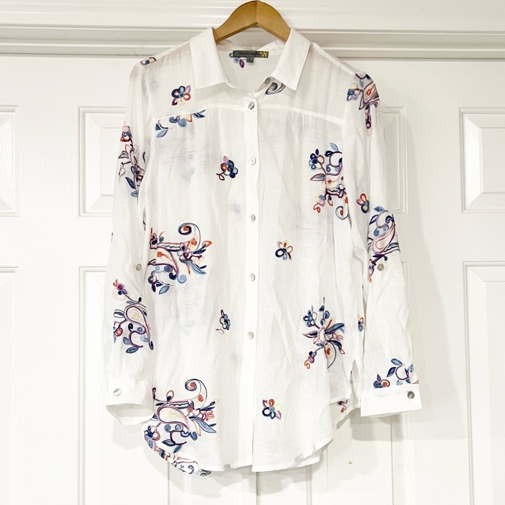 Figueroa | Embroidered Paisley Colorful Flowy Vacation Blouse